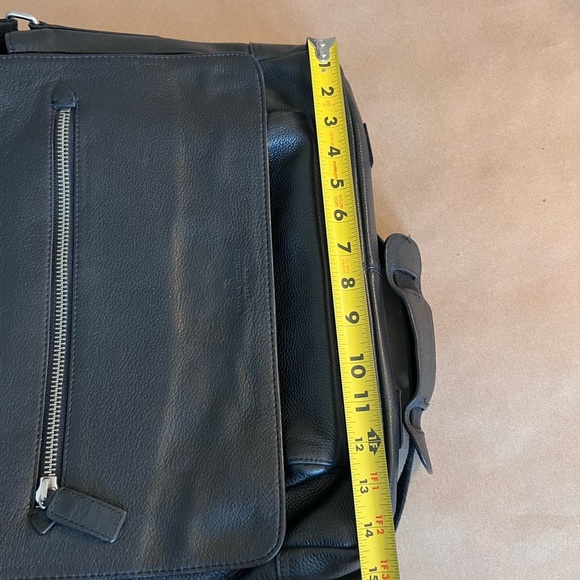 Banana Republic Black Pebbled Genuine Leather Messenger Laptop Bag Fabric Strap - Picture 10 of 13